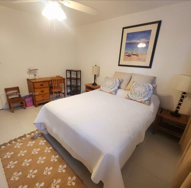 Photo - 11960 NE 19th Dr Unidad 10