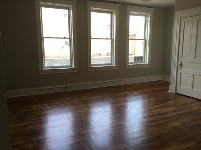 Photo - 3612-14 Hartford Unit 3612 2F
