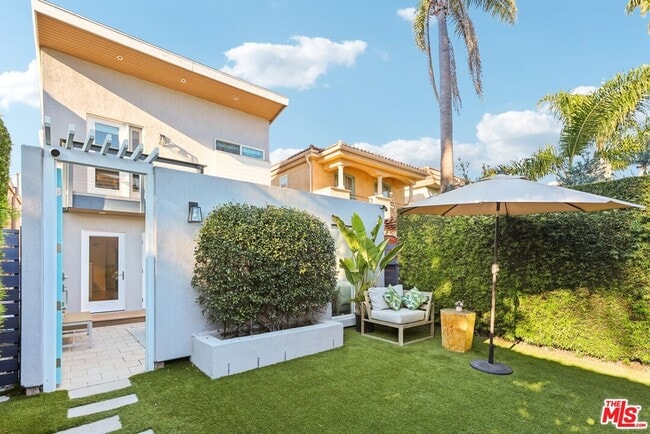 Photo - 665 Washington Blvd