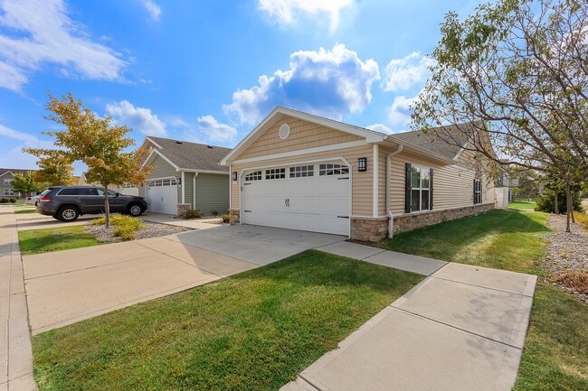 Photo - Redwood Perrysburg Woodmont Drive