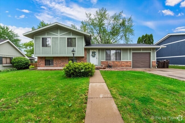 Building Photo - 605 Dartmoor Dr Rental