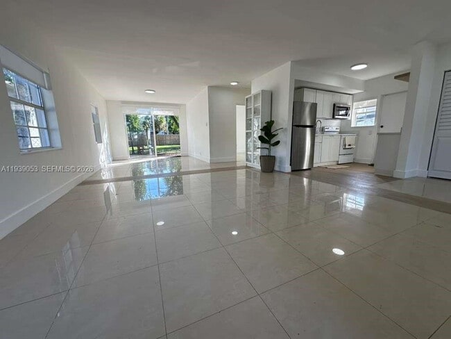 Photo - 404 SE 14th St