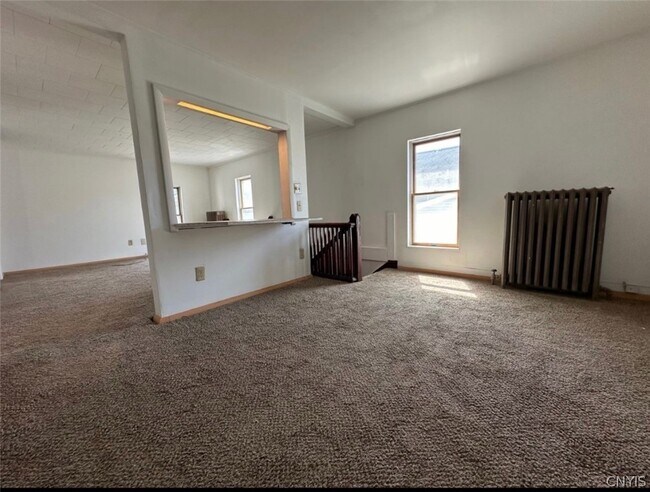 Photo - 104 Franklin St