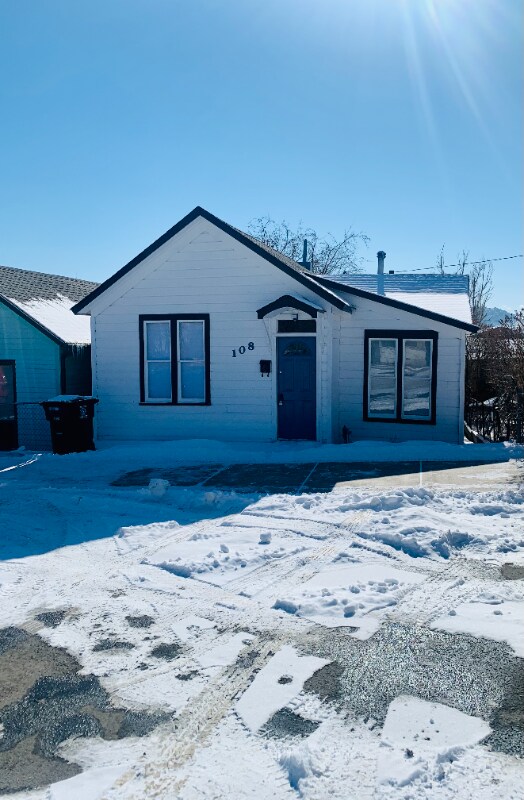 Photo - 108 W Gold St