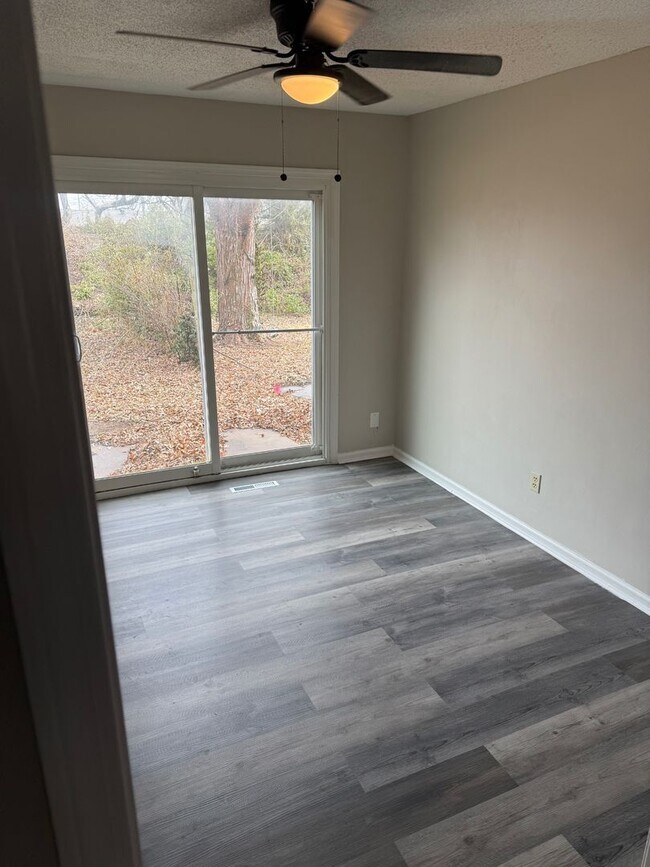 Photo - 315 Hawthorne Ct Unit B