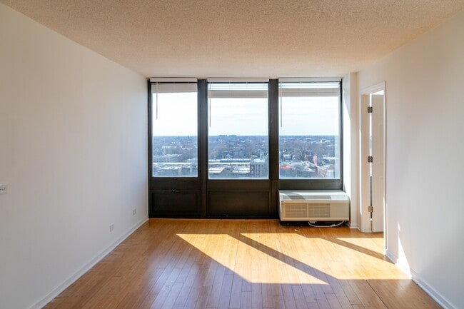 Photo - 5320 N Sheridan Rd Unit 1310