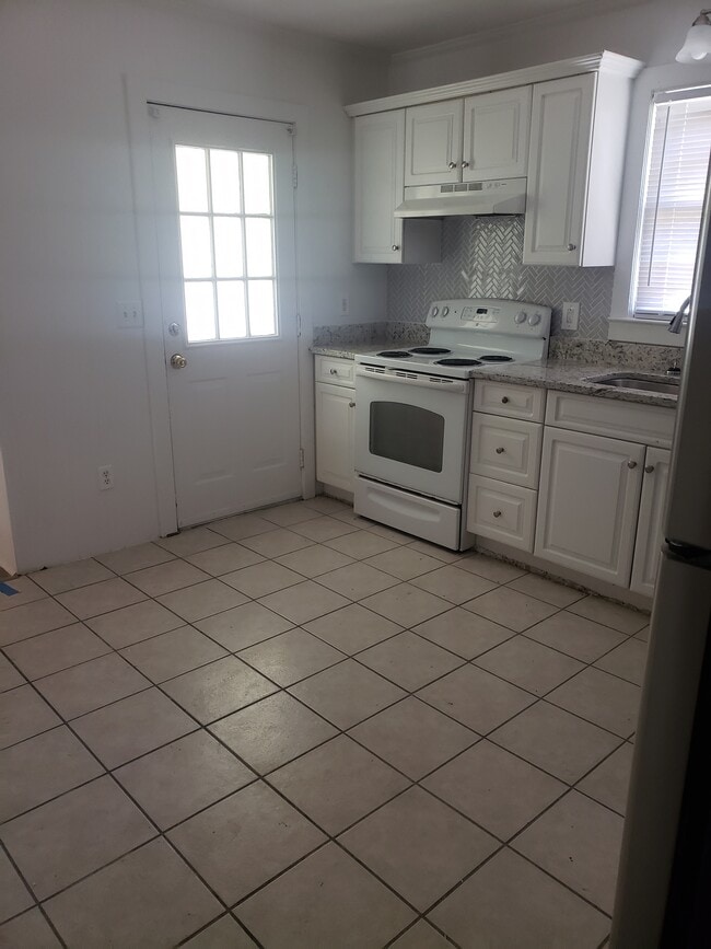 Photo - 5428 Sidbury Rd