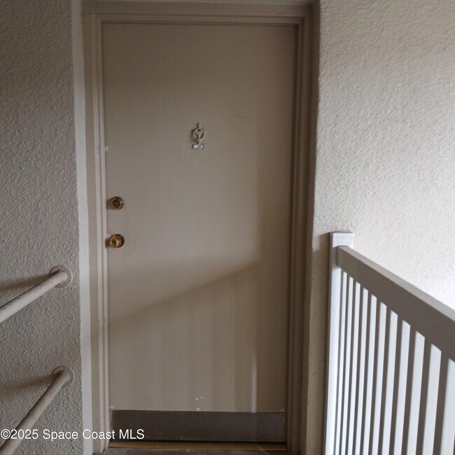 Photo - 250 N Banana River Dr Unidad A8