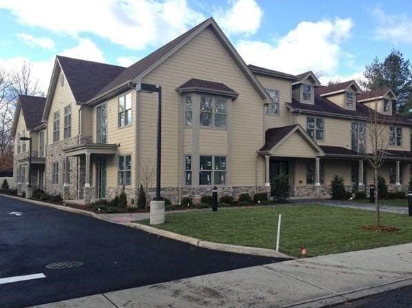 Building Photo - 40 Russell Ave Unit 201