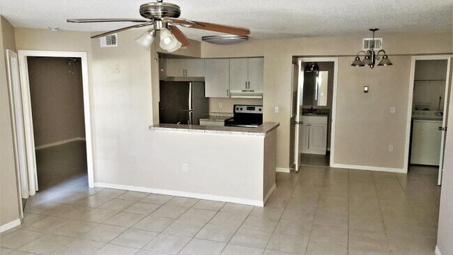 Photo - 445 Fountainhead Cir