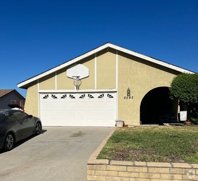 Building Photo - 6592 Marine Ave Rental