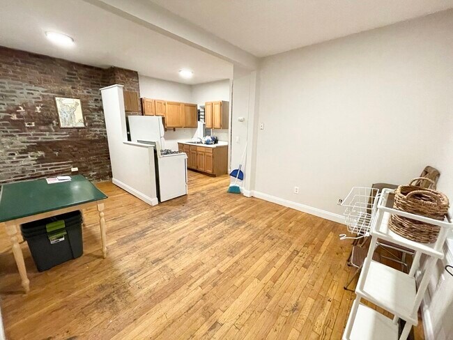 Photo - 733 Parker St Unit 2