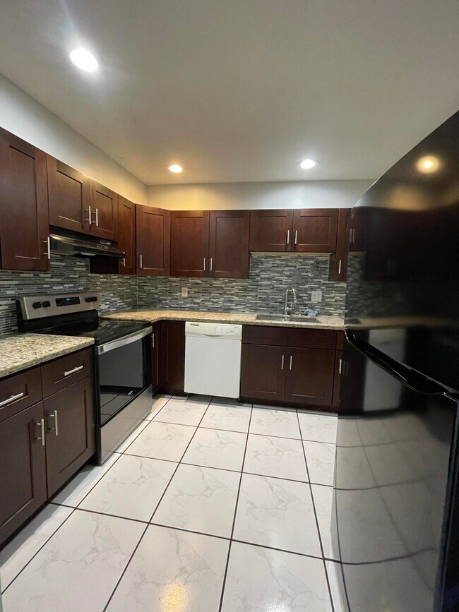 Photo - 642 NW 13th St Unit 31