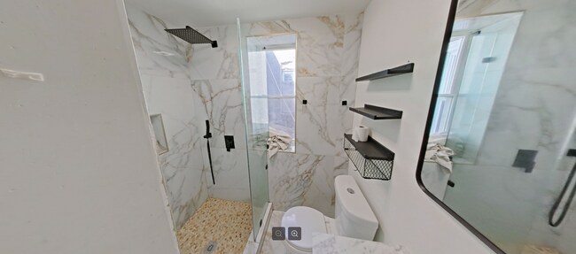 Photo - 3331 N Howard St Unidad Apt 2