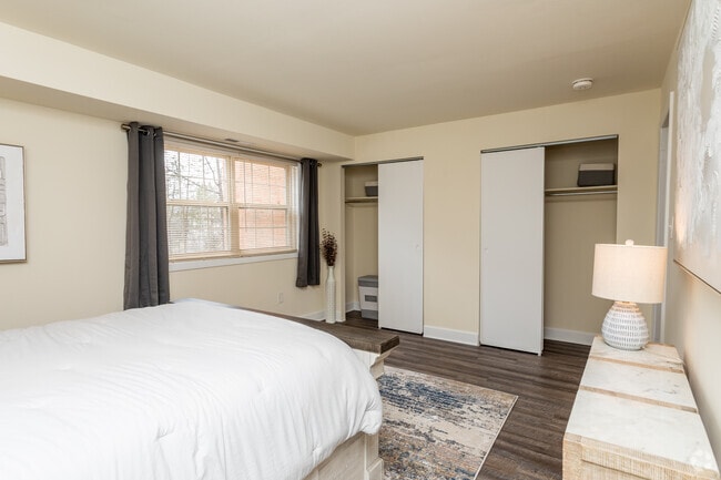2BR, 1.5BA - 806SF - Primary Bedroom