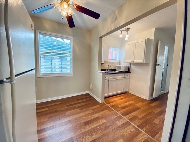 Building Photo - 3921 Woodleigh St Rental