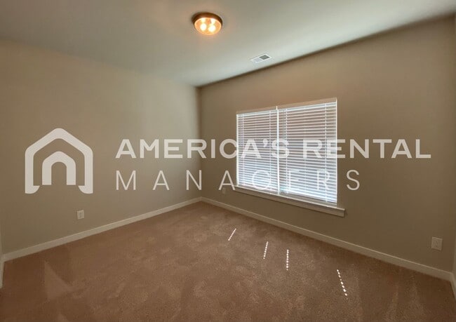 Photo - 170 Ridgeview Cir