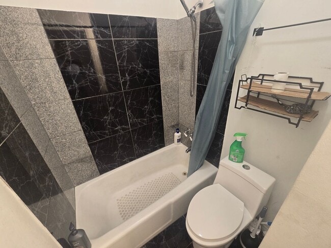 Building Photo - Available for Move In This November!