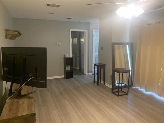 Building Photo - 6903 Deatonhill Dr Unit 46 Rental