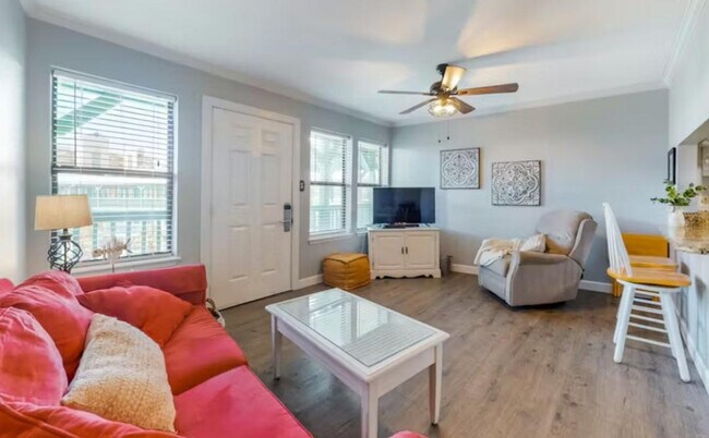 Building Photo - 952 W Beach Blvd Unit ID1370866P