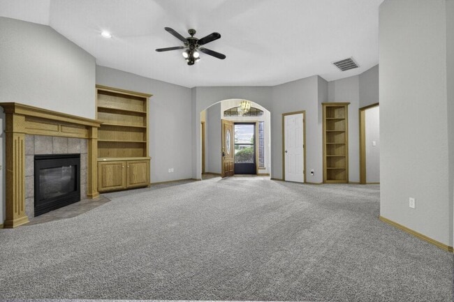 Building Photo - 11742 Hollyrock Dr