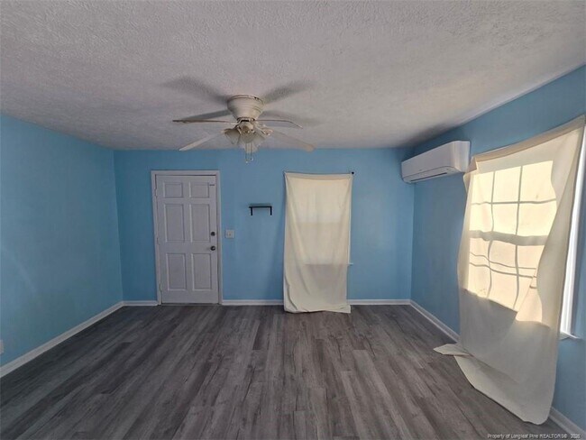 Photo - 1547 Center St