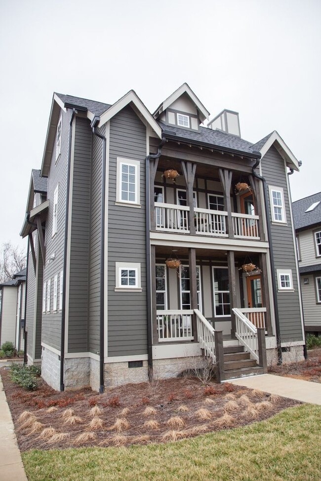 Photo - 3 Bed, 3.5 Bath Home w/ 2 Car Garage in East Nashville