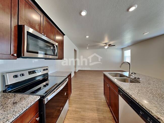 Photo - 2367 Surry Way