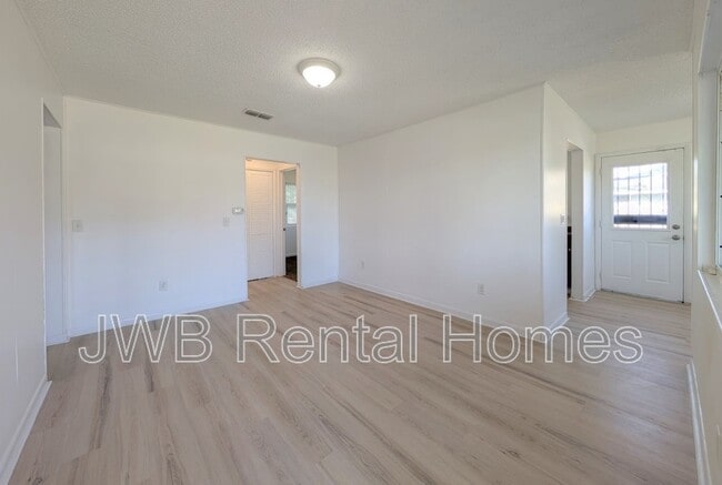 Photo - 3122 W 20th St