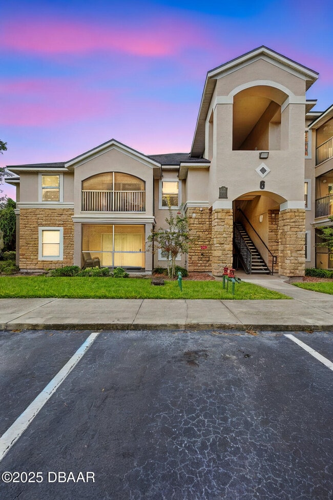 Photo - 940 Village Trail Unit 6-201