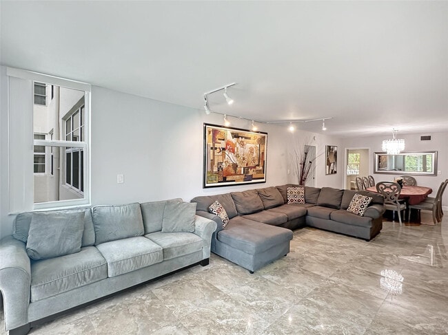 Photo - 3505 Oaks Way Unit 310