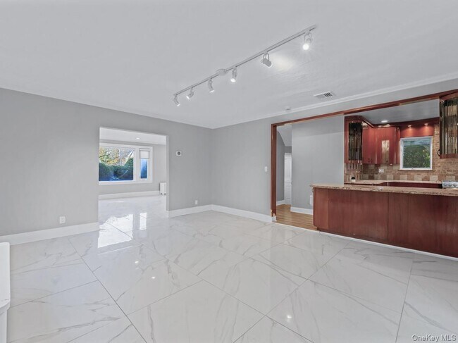 Photo - 14 Nirvana Ave