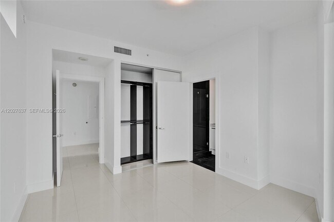 Photo - 900 Biscayne Blvd Unidad 5412