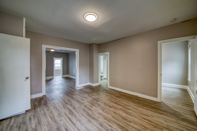 Photo - 1330 Maude Ave NE