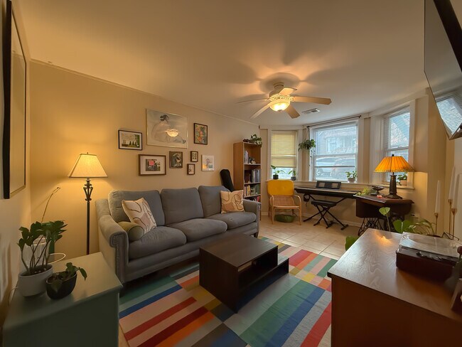 Photo - 3441 N Oakley Ave Unit G