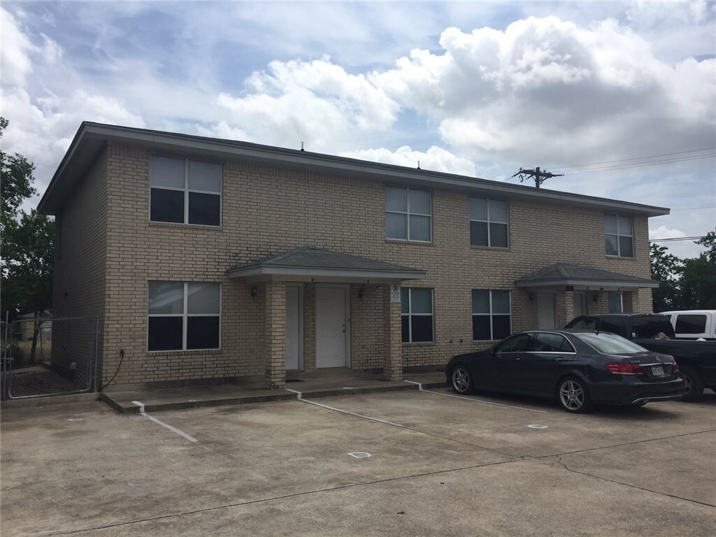 Photo - 100 Sullivan Ave