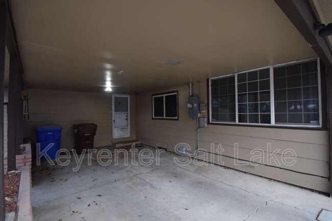 Photo - 616 Beynon Ct