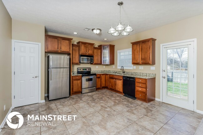 Photo - 914 Lyle Ct