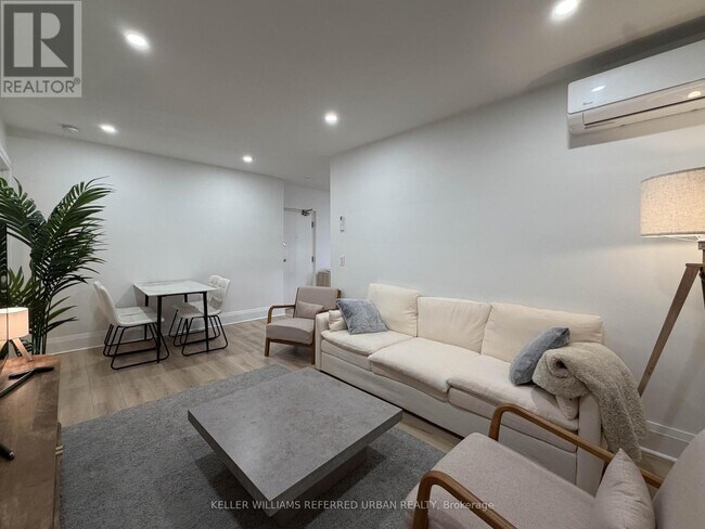 Photo - 823 Millwood Rd Unit 6