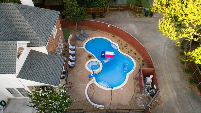 Photo - 600 Post Oak Dr