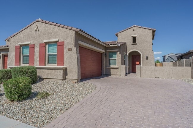 Building Photo - STUNNING MOVE-IN READY 3 BED/2 BATH HOME!