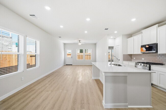 Photo - 7749 Bergamot Cir