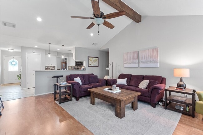 Photo - 105 Sweetgum Dr