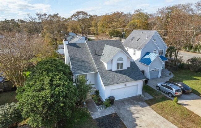 Photo - 404 Grace Ave