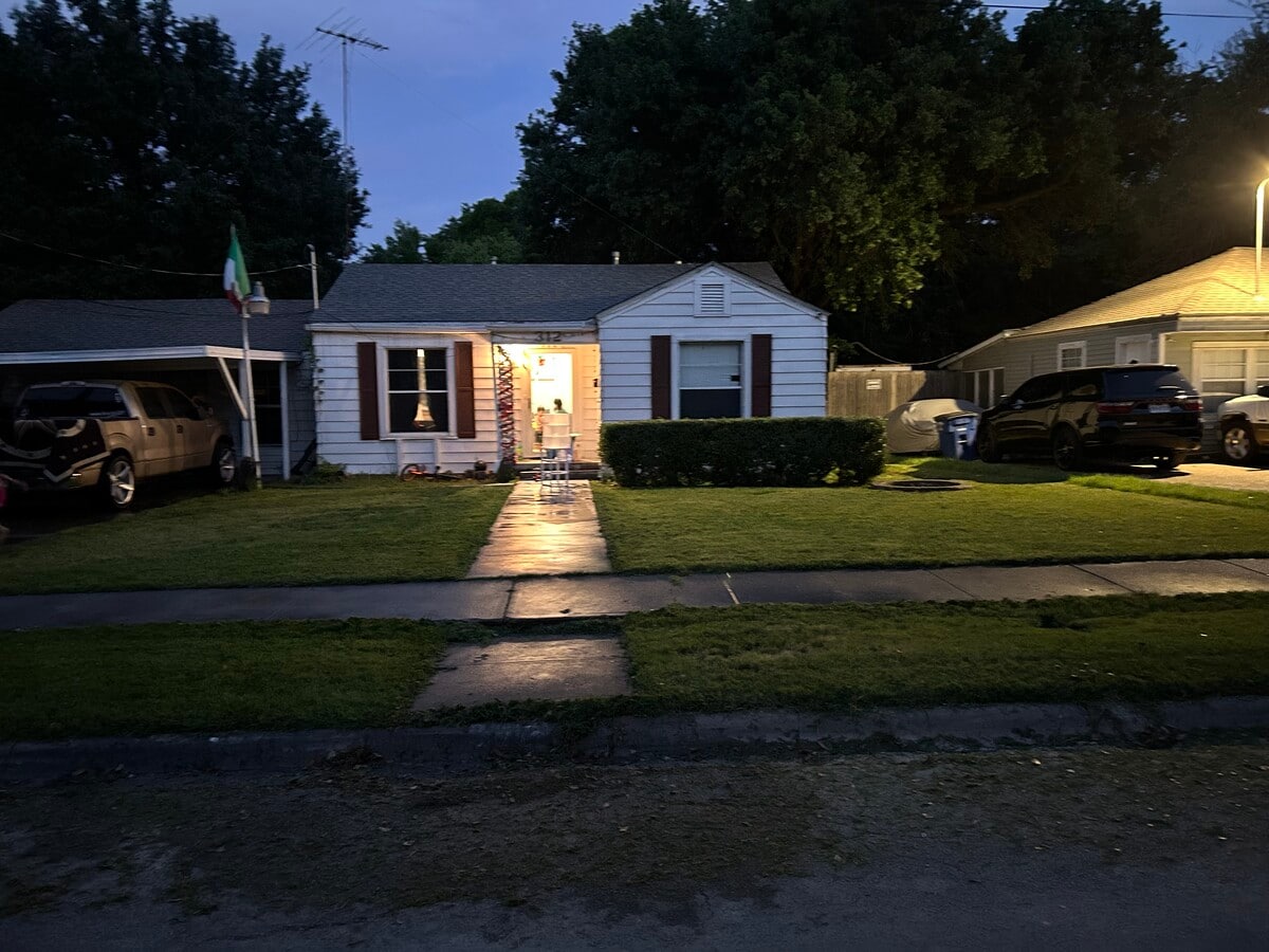 Photo - 312 Cliffdale Ave House