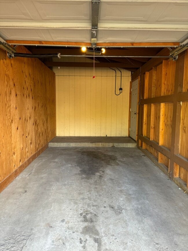 Photo - 2bdrm, 1 bath duplex with attached garage - Water/sewer and garbage included in monthly rent