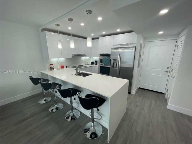 Building Photo - 100 Bayview Dr Unit 1123