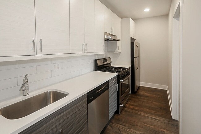 Photo - 3917 N Janssen Ave Unit 3E