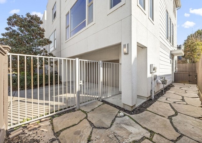 Photo - 5707 Schuler St