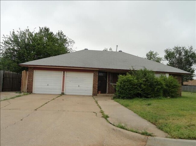 5 Bedroom House Available in Moore Oklahoma - 5 Bedroom House Available in Moore Oklahoma